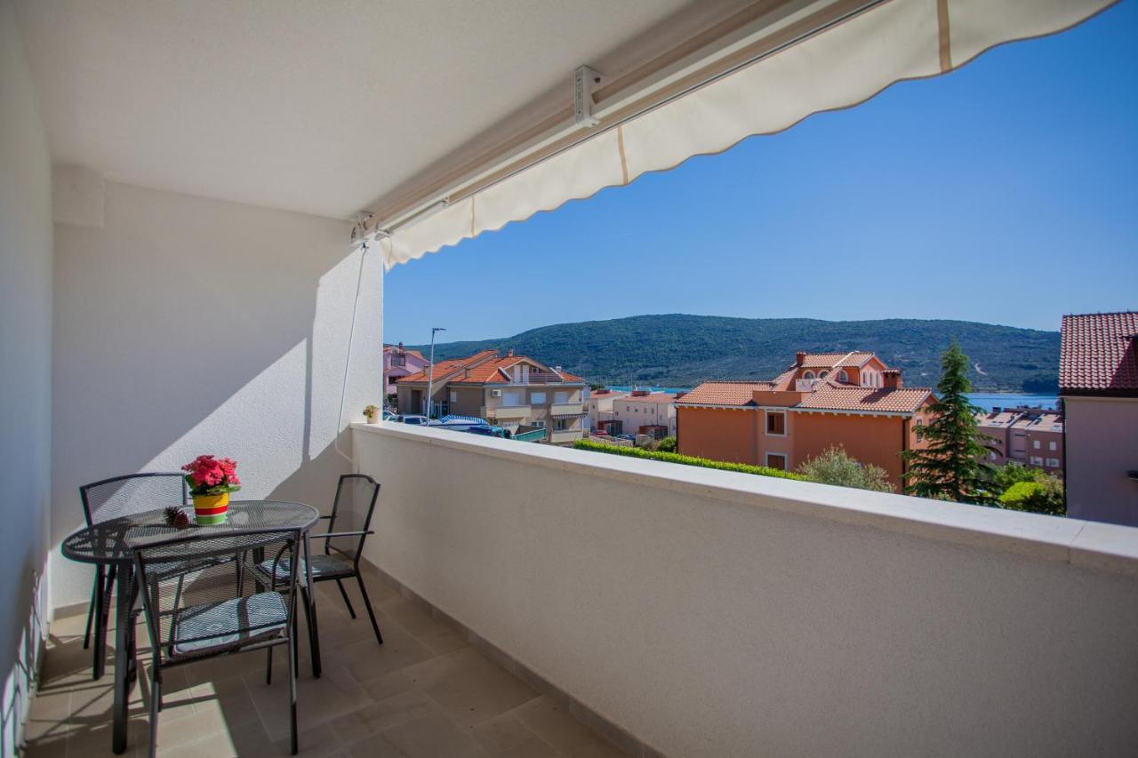 Ferienwohnung Apartman Pinja Cres Exterior foto